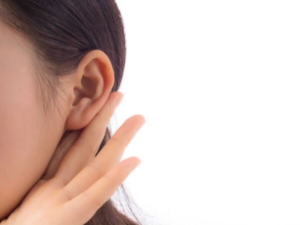 加齢性難聴の予防とは？最新の健康情報とNMNサプリの効果